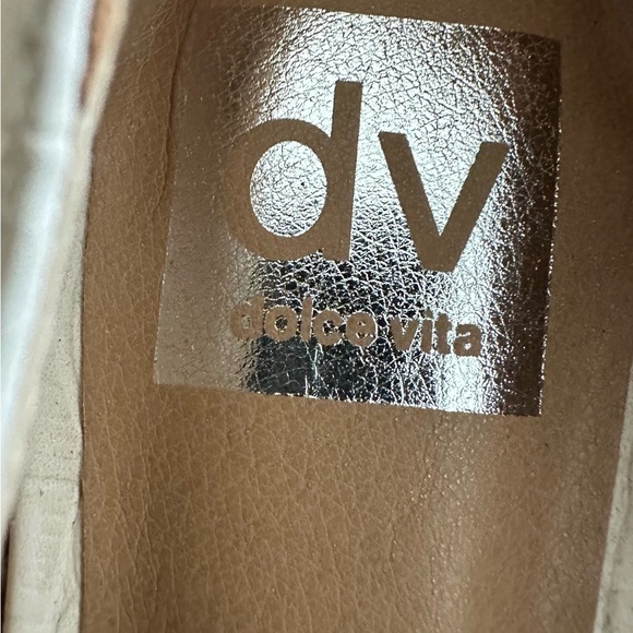 DV Dolce Vita Cream Croc Embossed Flats – Pointed Toe Slip-On Loafers Chic. - Picture 6 of 7